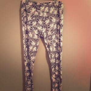 BNWOT old time Mickey LulaRoe leggings